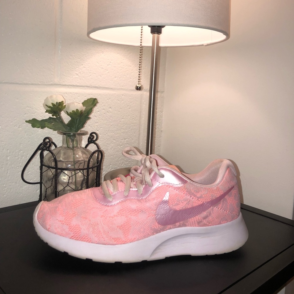Nike Women’s Tanjun Coral Lace Shoes